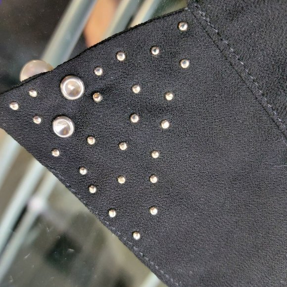 💥GORGE💥Chiffon Pleated Top w/ Embellished Collar - Picture 12 of 15